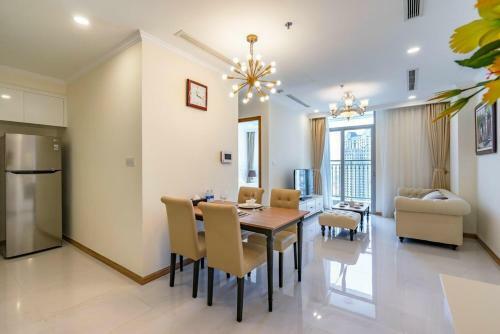 Lux Apartment- Vinhomes Central Park
