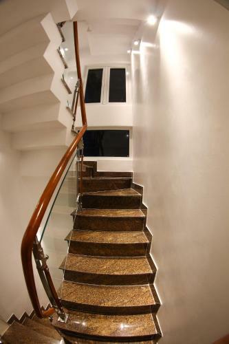 Full House Hostel