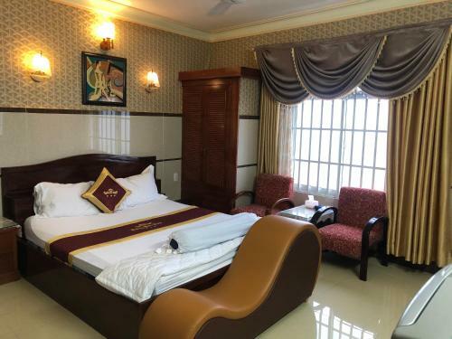 Ho�ng Qu�n Hotel