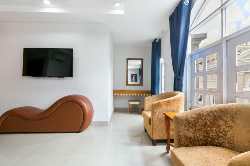 Oyo 334 Milan Hotel