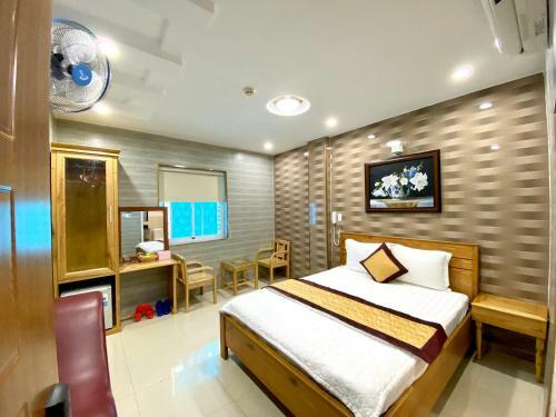Ho�ng Qu�n Hotel