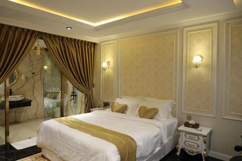Enjoy Hotel 7