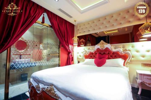 Enjoy Hotel 7