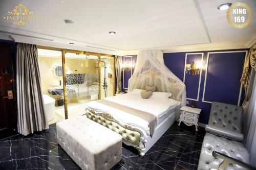 Enjoy Hotel 7
