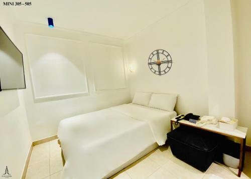 A In Hotel Del Luna