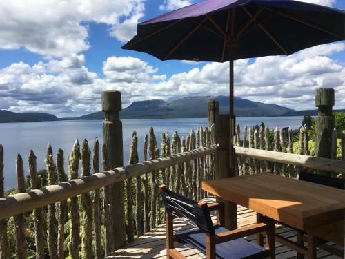 Hostal Te Whare -lake Tarawera Tree-top Nest