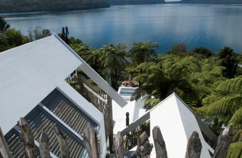 Hostal Te Whare -lake Tarawera Tree-top Nest