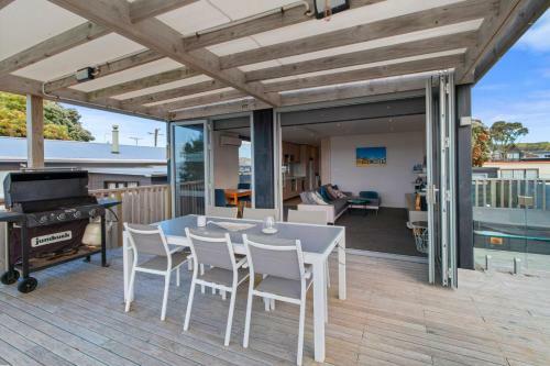Sunset Seeker - Bowentown Holiday Home