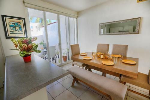 Beach, Safe, Clean, Wifi, Pool, 4 Families