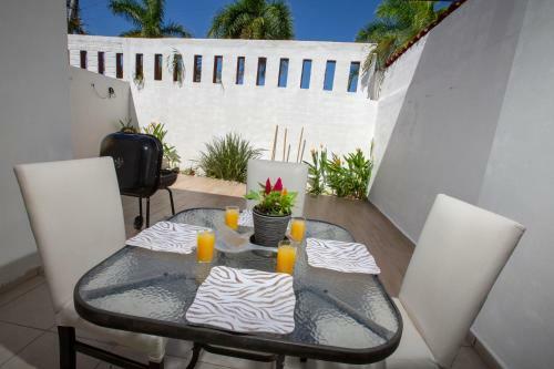 Beach, Safe, Clean, Wifi, Pool, 4 Families