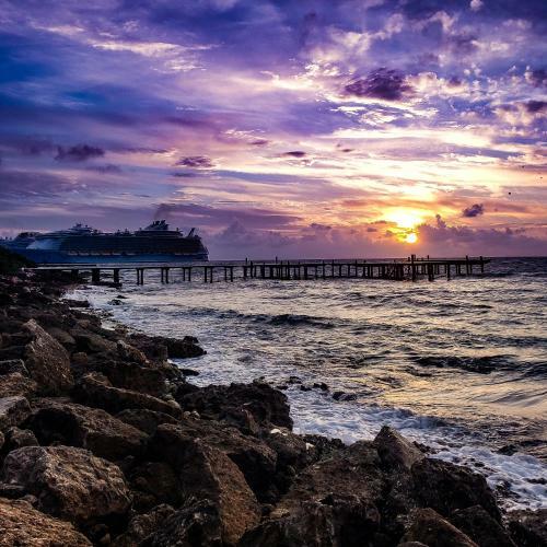 Villa Jaguar Beachfront Luxery Ph
