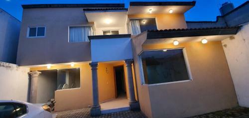 Placida Residencia A Pie De La Monta�a.