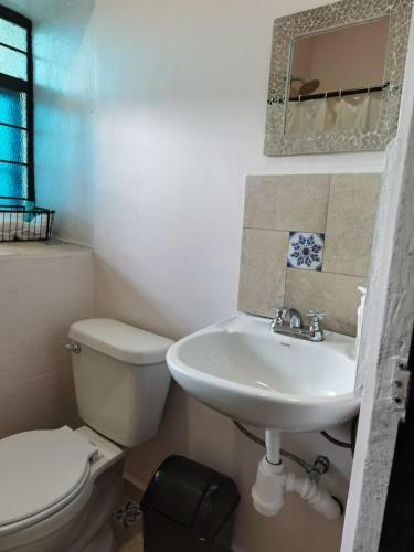 Casa Petirrojo - Habitaciones En P�tzcuaro