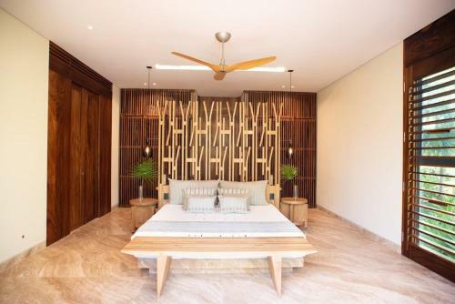 Beachfront Villa At Tulum