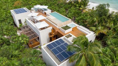 Beachfront Villa At Tulum