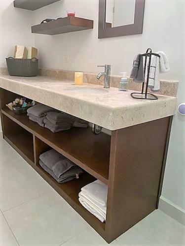 Progreso East, 1 Block From The Beach, Spacious Condo With Splendid Views