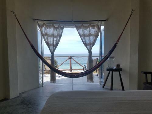 Lodge Pacific Nomads Earthbag House