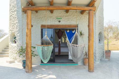 Lodge Pacific Nomads Earthbag House