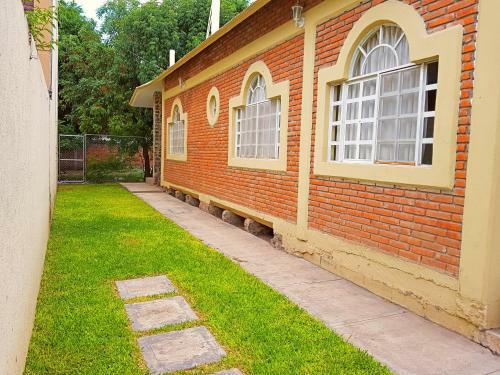 Casa Cerca De La Media Luna