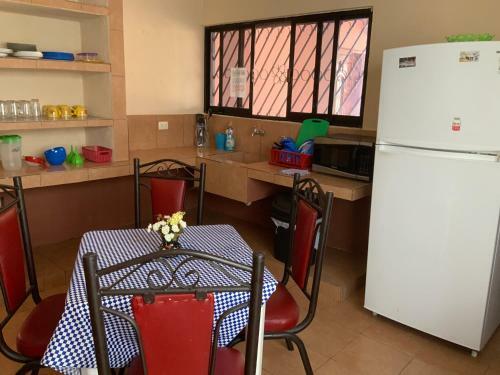 Hostal Casa Alegria
