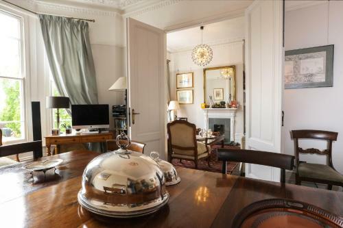 Hostal Black Rock House