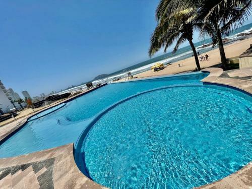 Casa Diamante A Pie de Playa Mazatlan( Brujas Residence)