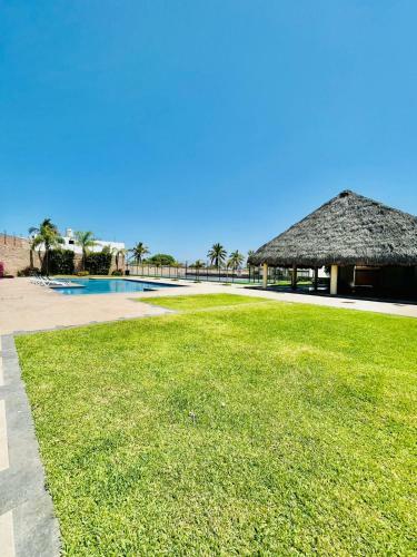Casa Diamante A Pie de Playa Mazatlan( Brujas Residence)