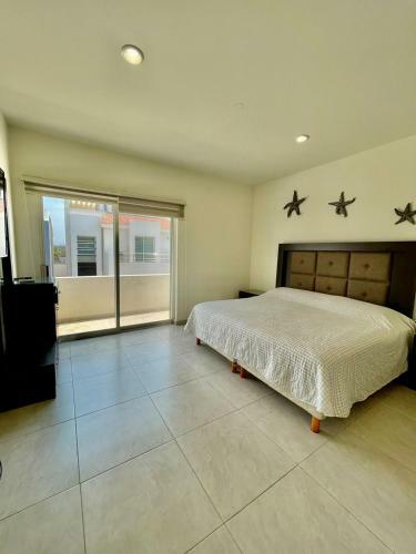 Casa Diamante A Pie de Playa Mazatlan( Brujas Residence)