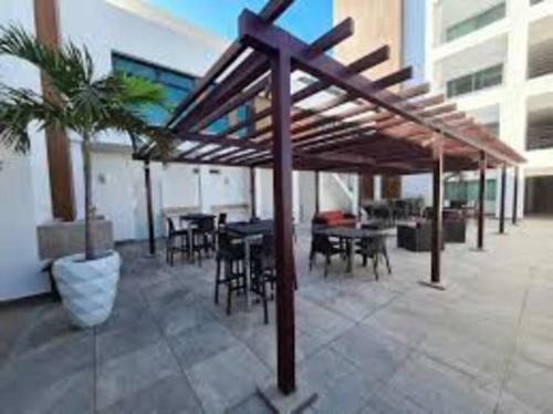 Apartamento Condominio Nuevo Con Alberca, 5 Min de La Playa.