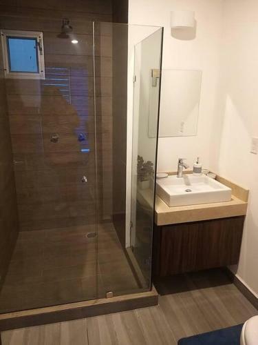 Apartamento Condominio Nuevo Con Alberca, 5 Min de La Playa.
