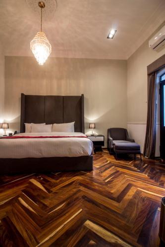 Hotel Business Real 500