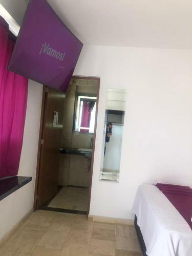 Hotel Motel Moon