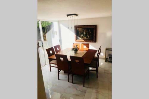 Quiet House W/3 Be + Spacious & Lightt
