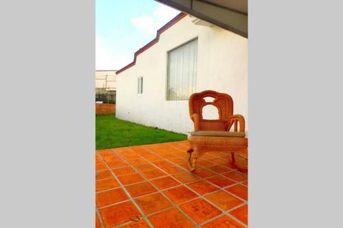 Quiet House W/3 Be + Spacious & Lightt
