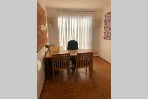 Quiet House W/3 Be + Spacious & Lightt