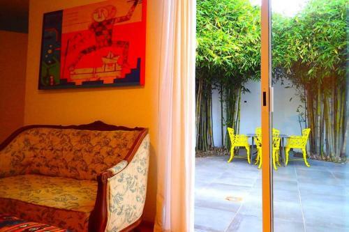 Quiet House W/3 Be + Spacious & Lightt