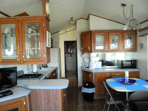 6 &14 Equipped Beach House Seaside Hotel