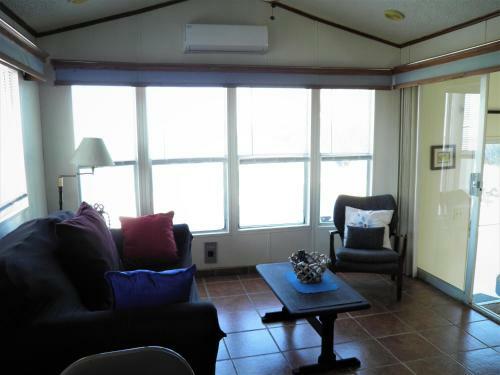 6 &14 Equipped Beach House Seaside Hotel