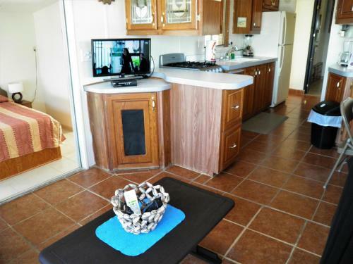 6 &14 Equipped Beach House Seaside Hotel