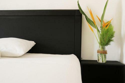 Hostal Room In Guest Room - Standard Queen Room Two Beds