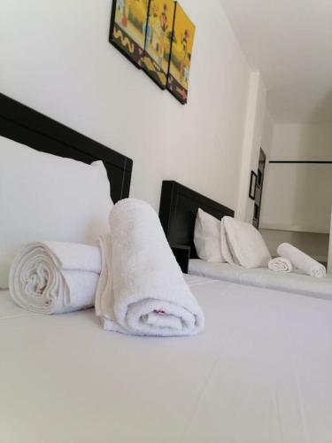Hostal Room In Guest Room - Standard Queen Room Two Beds