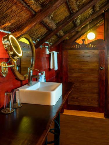 The Diving Lodge Downtown