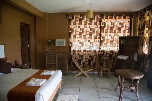 Hostal Beach Front Guesthouse