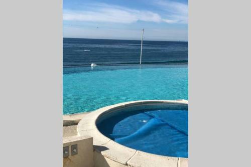 Apartamento New Modern Rosarito Beach Front Condo