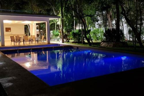 La Casa Del Arbol -4bed 3 Bath