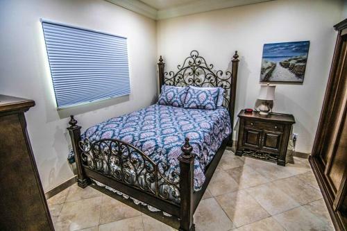 Apartamento #1 Oceanfront Condo W/ Jacuzzi, Pool & Bbq