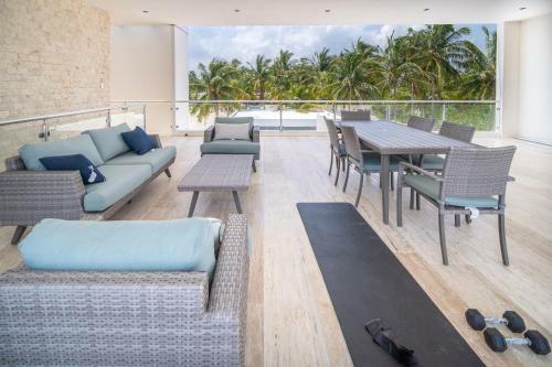 Beachfront Coco Modern Designer House By Peninsula Stays