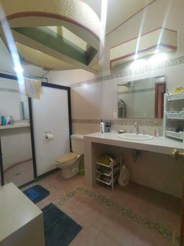 Hermosa Casa En Privada, A 10 Mins Del Centro!!!