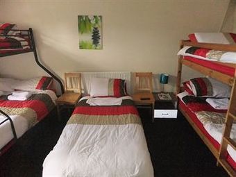 Hostal Heavenly Nights Guest House