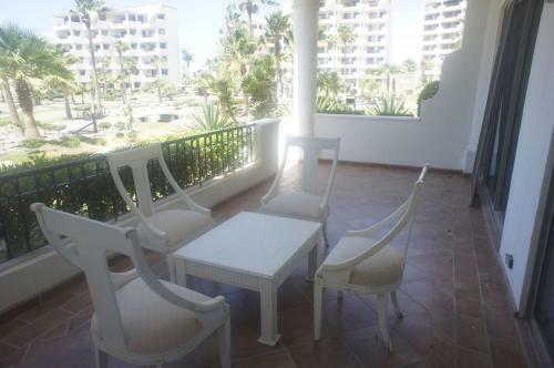 Casa Blanca 2br Cb 102 By Casago